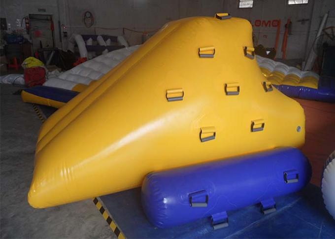 Excitant les poissons de vol gonflables de 4m * de 3m, bateau de banane gonflable avec le tissu professionnel de trempoline