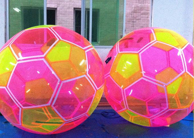 Boule de marche de l'eau gonflable colorée de forme du football pour des locations