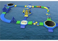 double/quadruple parc aquatique de flottement gonflable piquant de 40*30m pour des enfants et des adultes