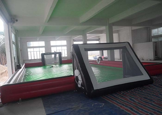 Chine Concevez les jeux gonflables extérieurs imperméables de sports pour le terrain de football distributeur