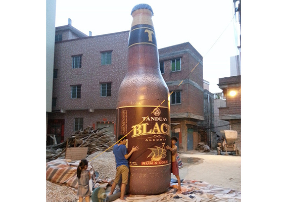 Chine Bouteille à bière gonflable attrayante, reproductions gonflables pour l&#039;événement spécial/publicité distributeur
